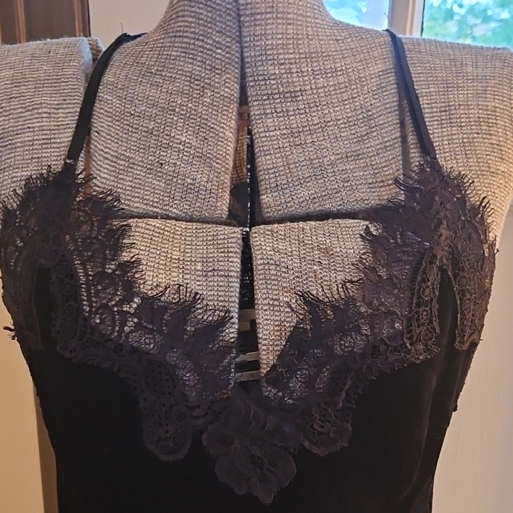 Elegant Black Lace Trim Camisole - Picture 6 of 9